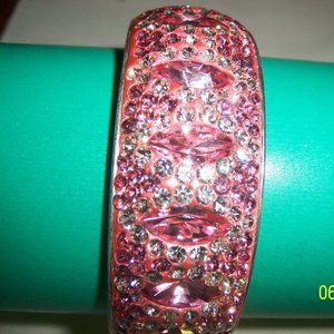 NUR WIDE ASSORTED PINK CRYSTAL BANGLE